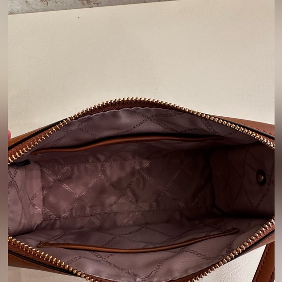 Michael Kors Harrison Logo Crossbody Bag-Vanilla - Picture 4 of 5